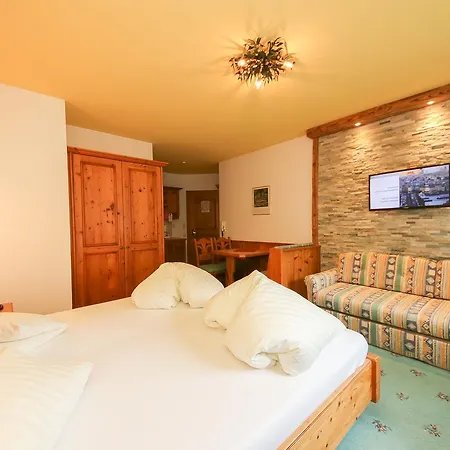 Dax By Alpeffect 4* לופר